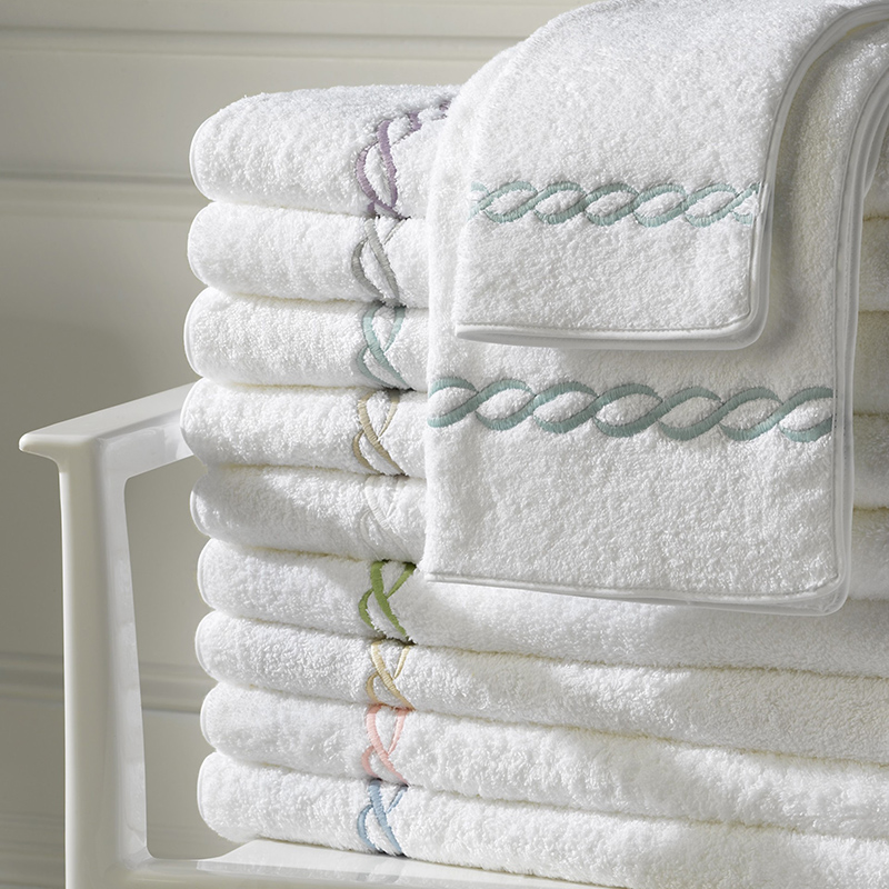 100% cotton towel with embroiedry